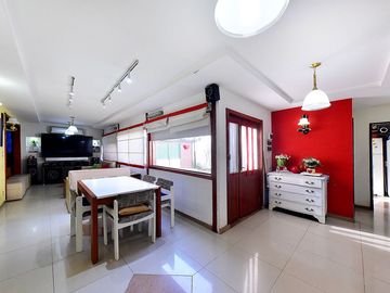 VENTA CASA 3 AMB CASTELAR NORTE JARDIN Y QUINCHO