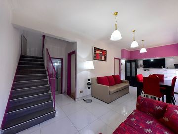 VENTA CASA 3 AMB CASTELAR NORTE JARDIN Y QUINCHO