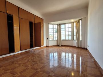 VENTA EN BLOCK DEPTO 5 AMB + GALPON LANUS OESTE