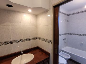 VENTA EN BLOCK DEPTO 5 AMB + GALPON LANUS OESTE