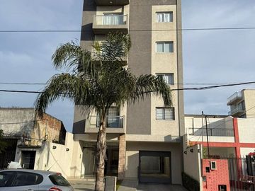 DEPTO 2 AMB CON COCHERA EN LANUS OSTE