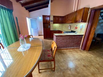 VENTA CASA 6 AMBIENTES – EL PALOMAR