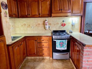 VENTA CASA 6 AMBIENTES – EL PALOMAR