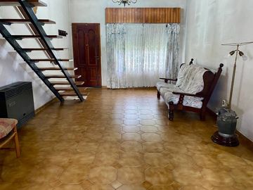 VENTA CASA 6 AMBIENTES – EL PALOMAR