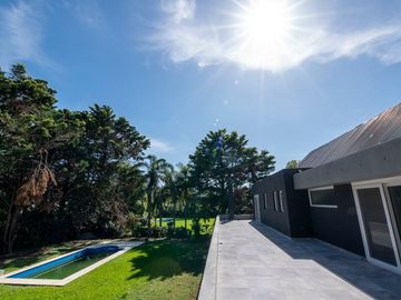 Venta casa San Diego Country Club PERMUTA FINANCIA