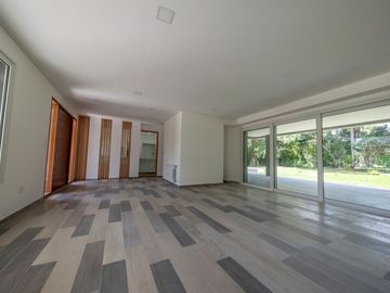 Venta casa San Diego Country Club PERMUTA FINANCIA