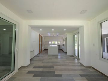 Venta casa San Diego Country Club PERMUTA FINANCIA