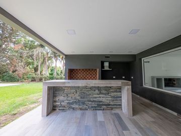 Venta casa San Diego Country Club PERMUTA FINANCIA