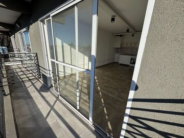 Venta Depto Monoambiente con balcón Billinghurst