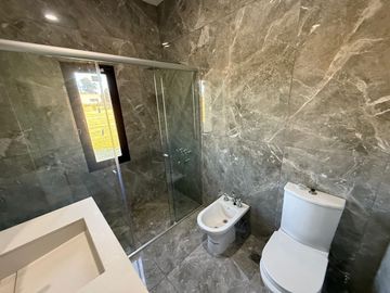 CASA EN VENTA EN PERGAMINO EN BARRIO CERRADO