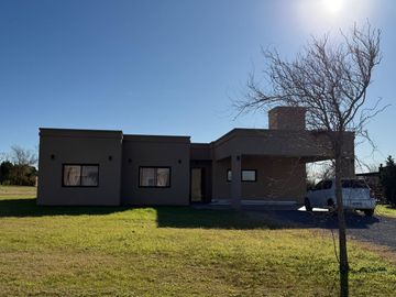 CASA EN VENTA EN PERGAMINO EN BARRIO CERRADO