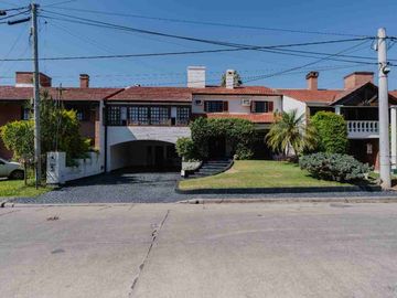 VENTA CASA 5 DORMITORIOS 