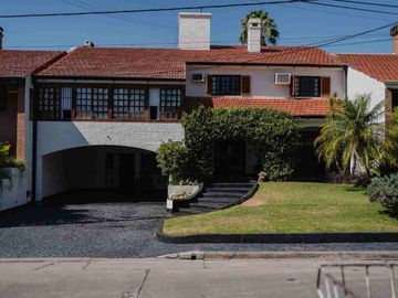 VENTA CASA 5 DORMITORIOS 