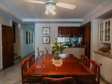 VENTA CASA 5 DORMITORIOS 