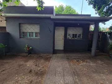 Casa de estilo americano sobre lote de 494m.