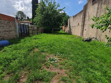 Casa de estilo americano sobre lote de 494m.