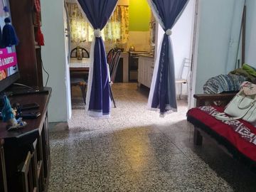 Casa de estilo americano sobre lote de 494m.