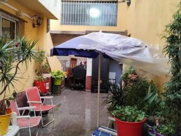 Casa en venta - 3 Dormitorios 2 Baños - Cochera - 320Mts2 - Barracas