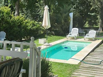 Excelente casa con un estilo encantador, desarrollada en lote de 833 m2, en el Barrio St. Thomas Sur