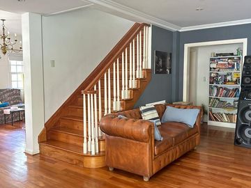 Excelente casa con un estilo encantador, desarrollada en lote de 833 m2, en el Barrio St. Thomas Sur