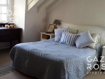 Excelente casa con un estilo encantador, desarrollada en lote de 833 m2, en el Barrio St. Thomas Sur