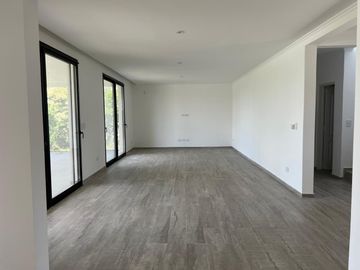 Casa en venta 1 planta 3 dormitorios pileta a la laguna  San Matias 86