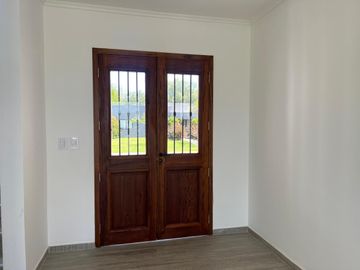 Casa en venta 1 planta 3 dormitorios pileta a la laguna  San Matias 86