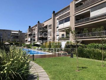 Hermoso Departamento de 3 amb. con 2 cocheras en Alquiler - Jardines de San Isidro 3