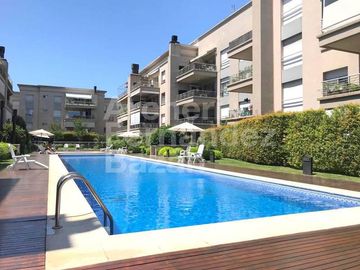 Hermoso Departamento de 3 amb. con 2 cocheras en Alquiler - Jardines de San Isidro 3