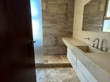 Casa en venta en Saint Thomas Este, Canning