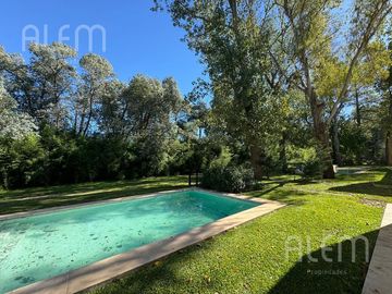 Casa en venta en Saint Thomas Este, Canning