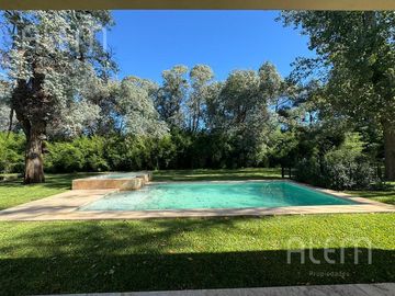 Casa en venta en Saint Thomas Este, Canning