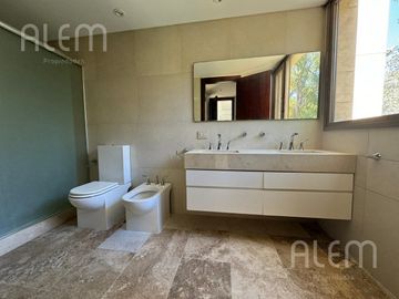 Casa en venta en Saint Thomas Este, Canning