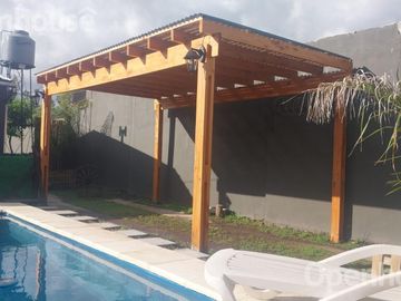 CASA CON PILETA EN BARRIO ASTOLFI II-PILAR