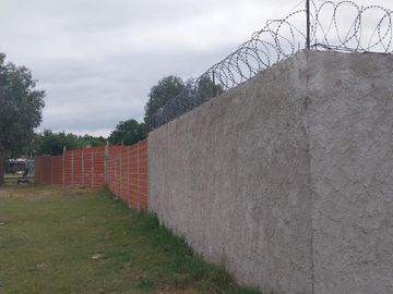 CASA CON PILETA EN BARRIO ASTOLFI II-PILAR