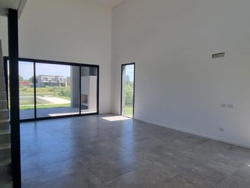 Casa en Barrio San Matías a la LAGUNA