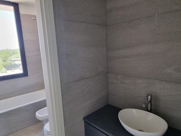 Casa en Barrio San Matías a la LAGUNA