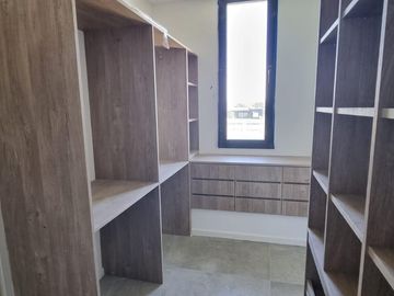 Casa en Barrio San Matías a la LAGUNA