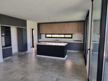 Casa en Barrio San Matías a la LAGUNA