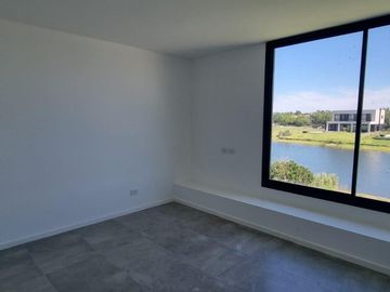 Casa en Barrio San Matías a la LAGUNA