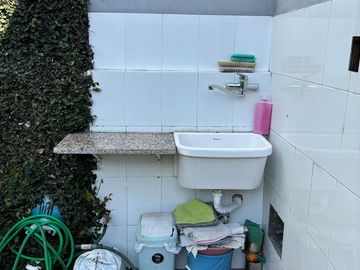 Chalet en 1 planta reciclado, jardín. La Lucila.