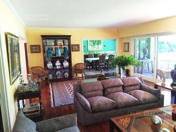 Casa  con 5 dormitorios y pileta  en Venta en la Horqueta, San Isidro