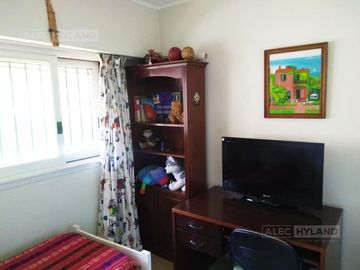 Casa  con 5 dormitorios y pileta  en Venta en la Horqueta, San Isidro