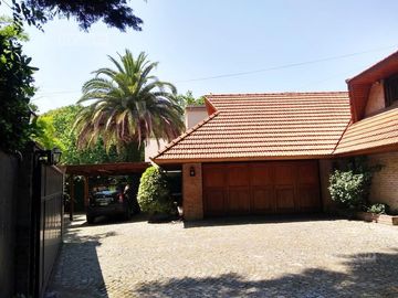 Casa  con 5 dormitorios y pileta  en Venta en la Horqueta, San Isidro