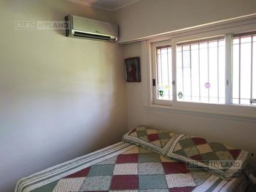 Casa  con 5 dormitorios y pileta  en Venta en la Horqueta, San Isidro