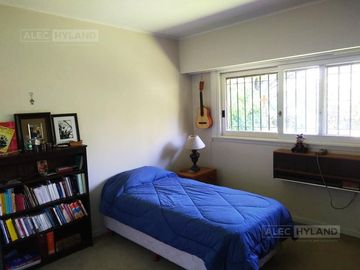 Casa  con 5 dormitorios y pileta  en Venta en la Horqueta, San Isidro