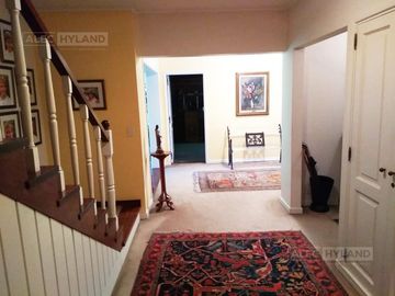 Casa  con 5 dormitorios y pileta  en Venta en la Horqueta, San Isidro