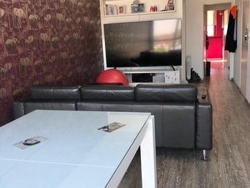 Piso de 3 ambientes en venta con cochera y balcon al frente