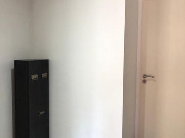 Piso de 3 ambientes en venta con cochera y balcon al frente
