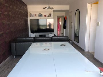 Piso de 3 ambientes en venta con cochera y balcon al frente